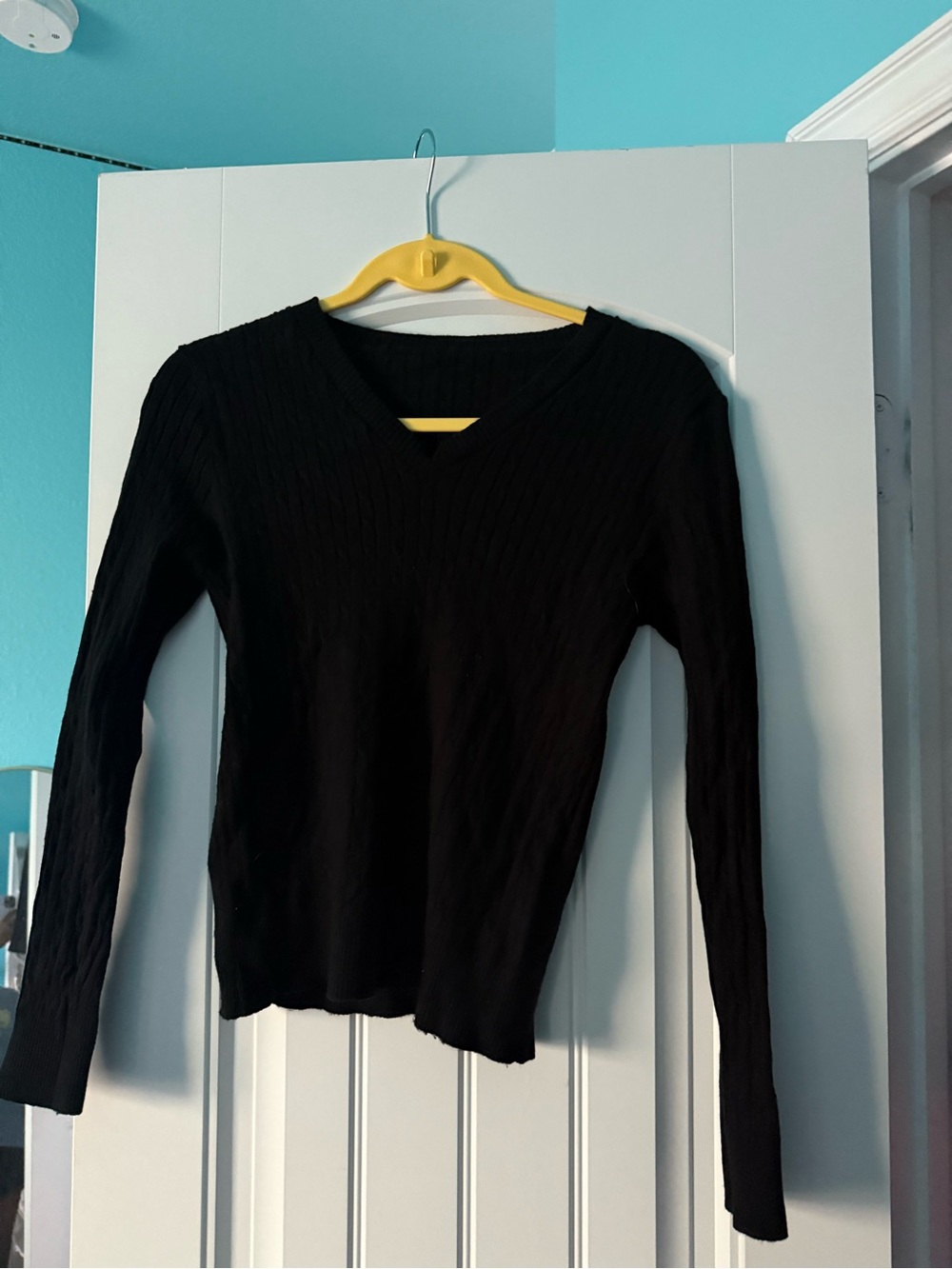 Amazon Women's Black V-Neck Knit Sweater